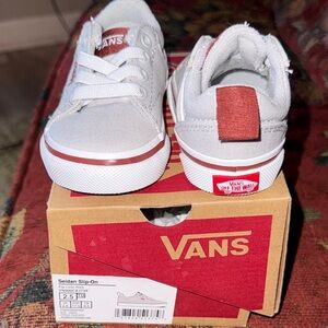 Vans Toddler/baby Slip-On Sneakers in Light Gray. Size 2.5! NEVER WORN!